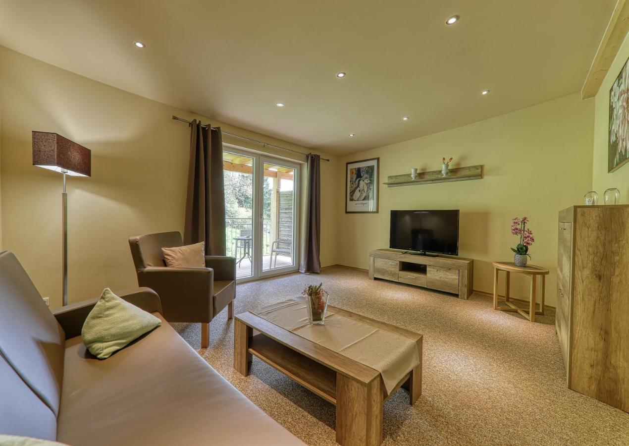 Wellnesshotel Deine Auszeit, Adults Only Achslach Bagian luar foto