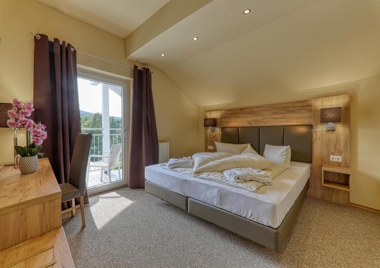Wellnesshotel Deine Auszeit, Adults Only Achslach Bagian luar foto