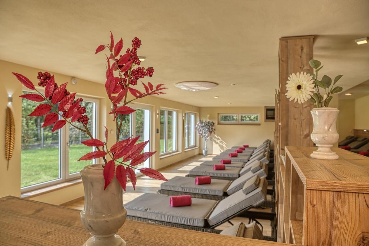 Wellnesshotel Deine Auszeit, Adults Only Achslach Bagian luar foto