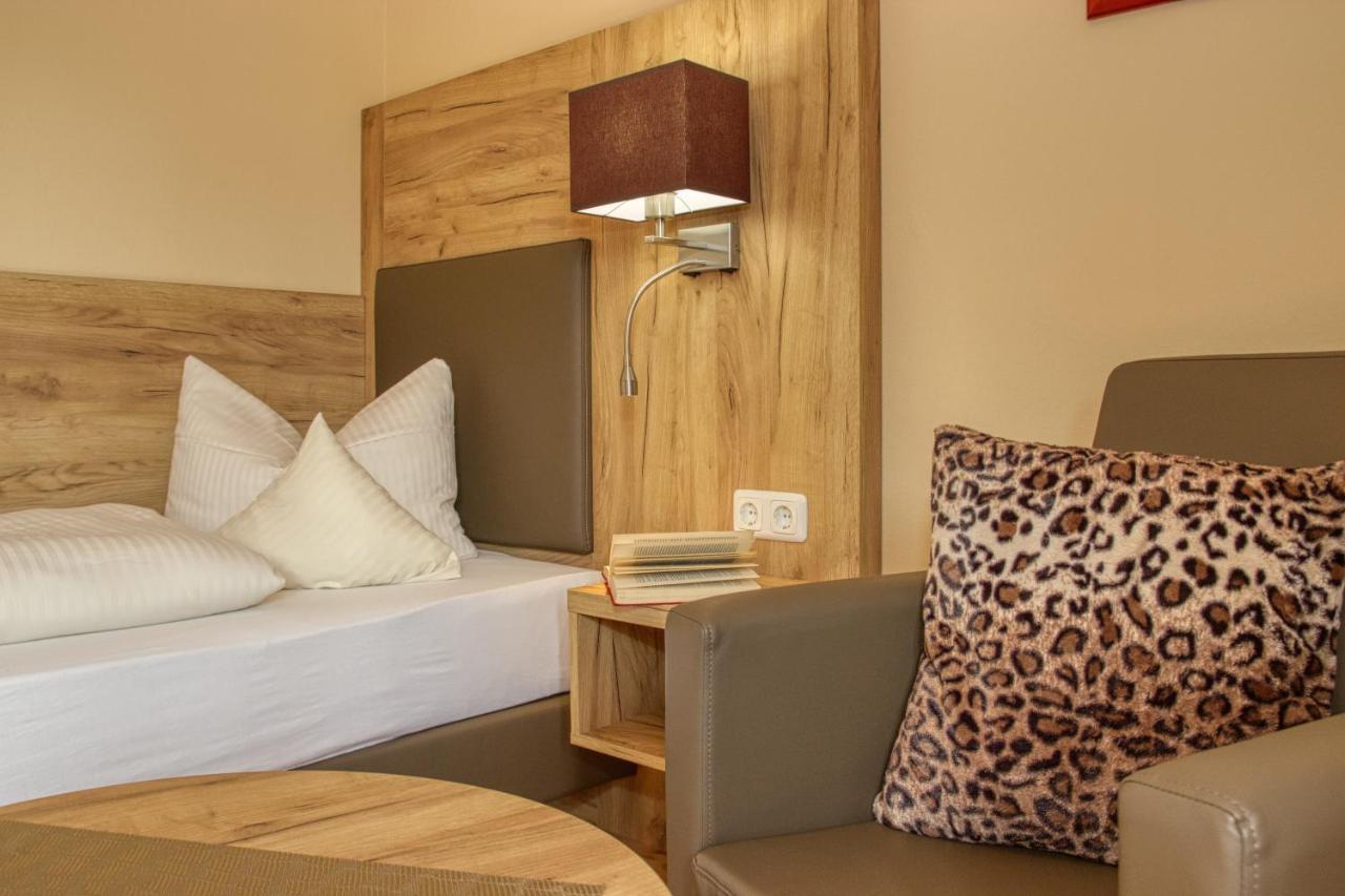 Wellnesshotel Deine Auszeit, Adults Only Achslach Bagian luar foto