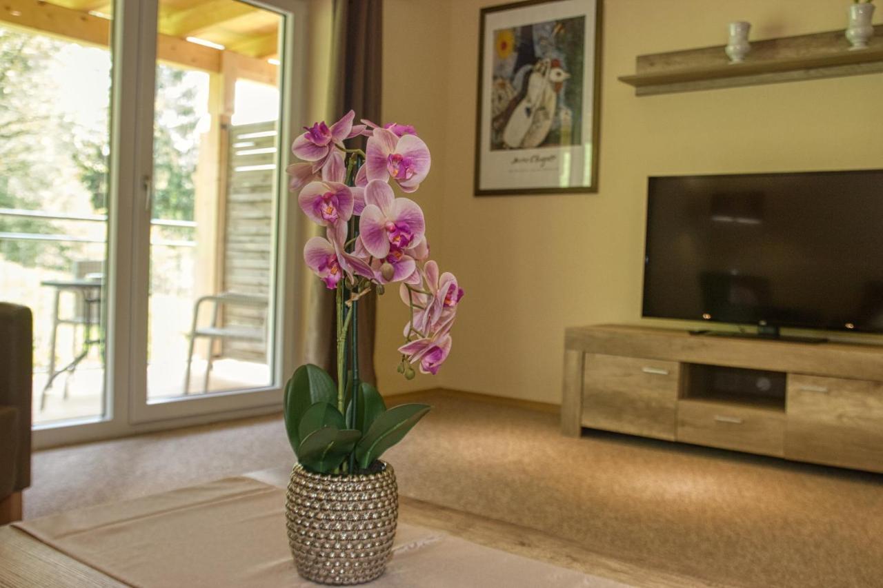 Wellnesshotel Deine Auszeit, Adults Only Achslach Bagian luar foto