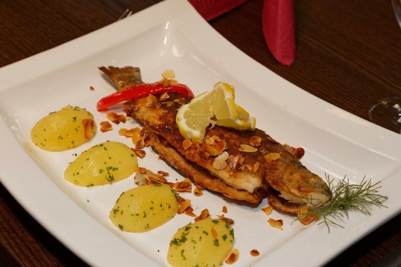 Wellnesshotel Deine Auszeit, Adults Only Achslach Bagian luar foto