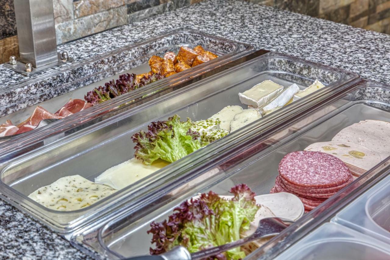 Wellnesshotel Deine Auszeit, Adults Only Achslach Bagian luar foto