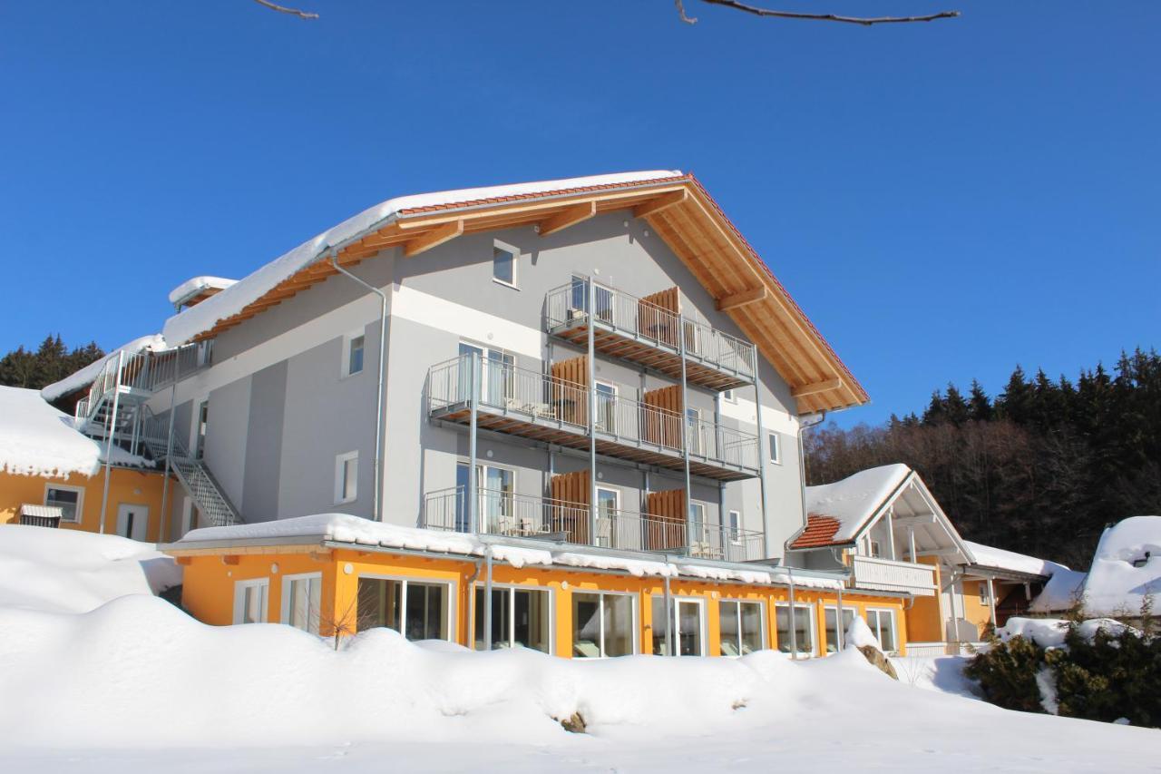 Wellnesshotel Deine Auszeit, Adults Only Achslach Bagian luar foto